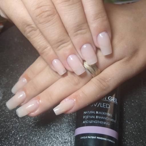 Alongamento em Gel  por Unhas Divas Botucatu