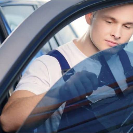 Aplicação de Insulfilm por FV. Vidros Automotivos & Acessórios