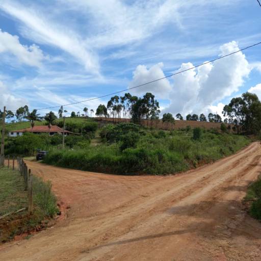 Vende um terreno de  esquina com 4.000m2, área rural na Cidade de Munhoz por Farias Imoveis