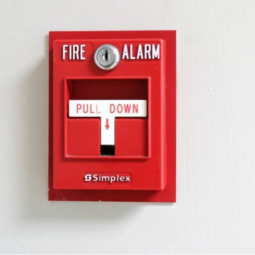 Comprar o produto de Sistema de alarmes de incêndio em Segurança e Monitoramento pela empresa Eletromaster Automação e Climatização em Criciúma, SC por Solutudo