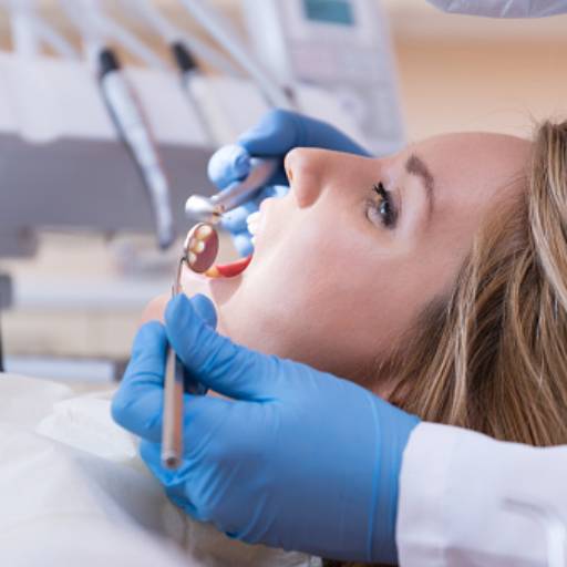 Endodontia - Tratamento de canal por Uniclinic Cirurgião Dentista - Dr. Jefferon Lopes Pedroso e Dra. Elaine Fátima Mazuqueli Pedroso