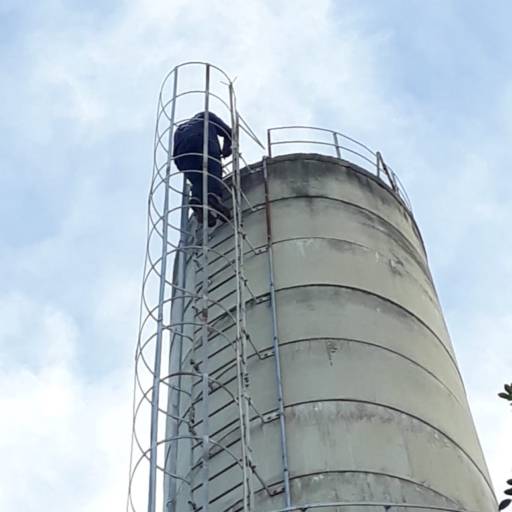 Limpeza de Caixa D'água por Mult Serv Dedetizadora