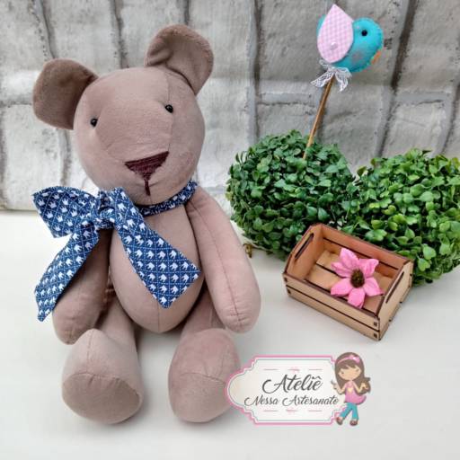 Comprar o produto de Urso Decorativo para Quarto de Bebê  em Ursos  pela empresa Ateliê Nessa Mimos em Assis, SP por Solutudo