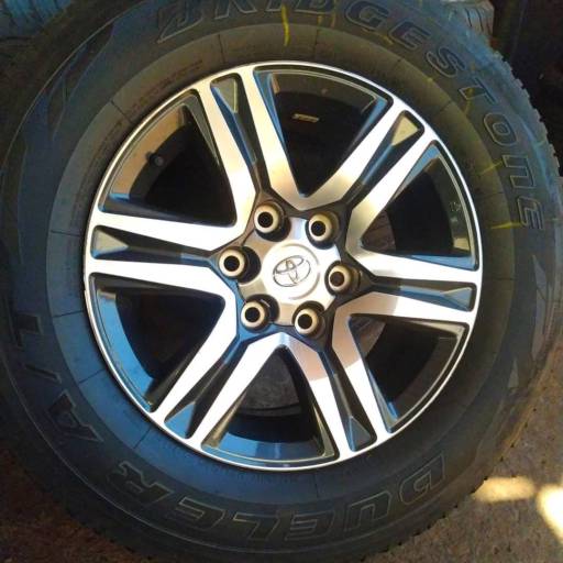 Compra e Vendas de Rodas e Pneus por Borracharia Rodão Móvel 