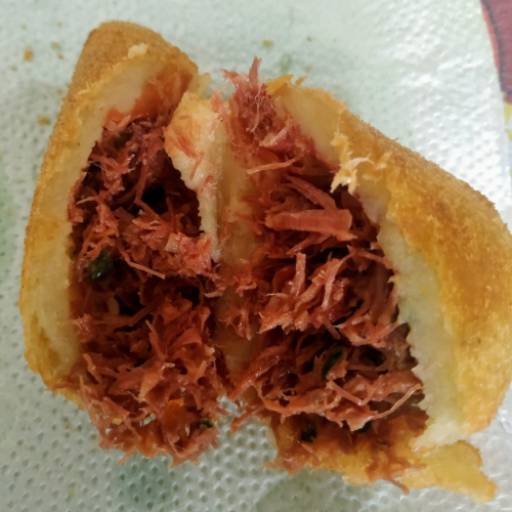 Coxinha especial - Massa de mandioca e Recheio de Carne Seca por World Choc