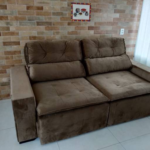 Estofados em Suede – Conforto Sofisticado para sua Casa em Assis/SP por Estofados e Mudanças Modelar