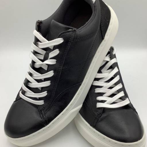 SAPATÊNIS COURO PRETO PRETO BRANCO FLY por Rafael Freitas Calçados