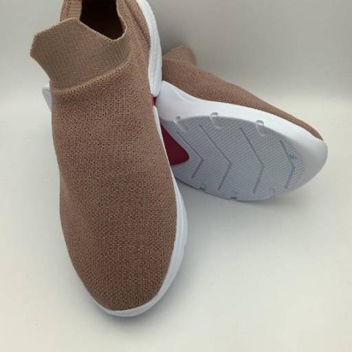 Tênis tricot on Rose por Geovana Freitas Calçados