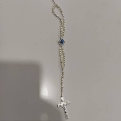  Pulseira Terço De Pulso Na Cor Branca Perolada por A Feira de Aparecida Online