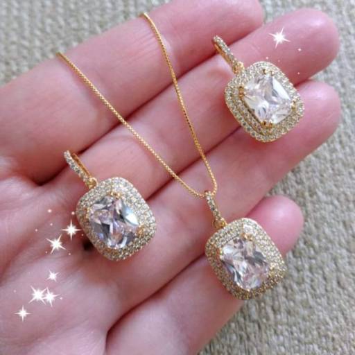 Conjunto de colar e brincos por Laís Faganello SemiJóias