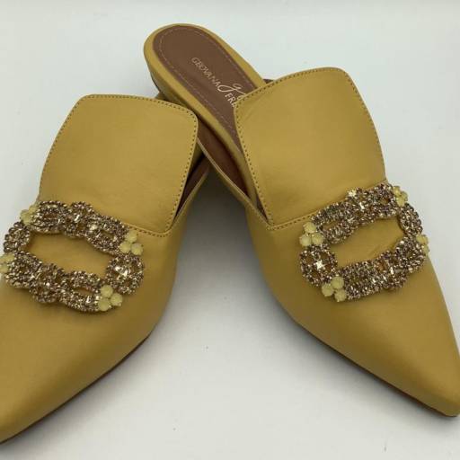 Mule Napa Amarelo BB Ouro por Geovana Freitas Calçados