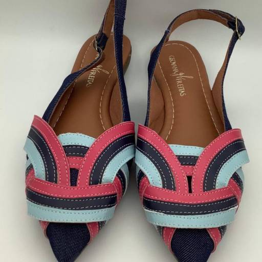 Sapatilha slingback jeans colorida por Geovana Freitas Calçados