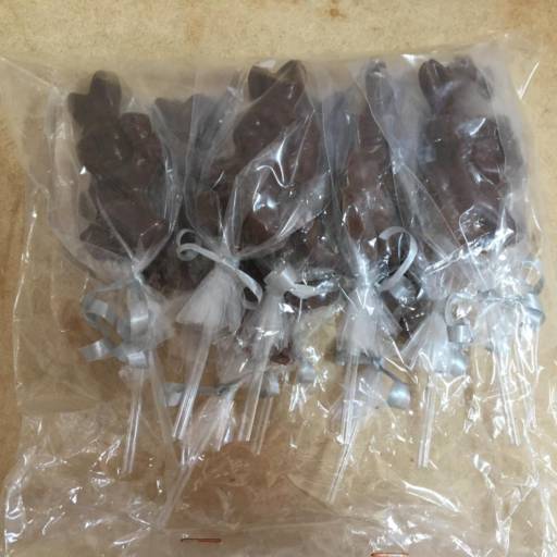 Kit 12 pirulitos Coelho (chocolate ao leite) em Bauru, SP por Delícias Demarchi