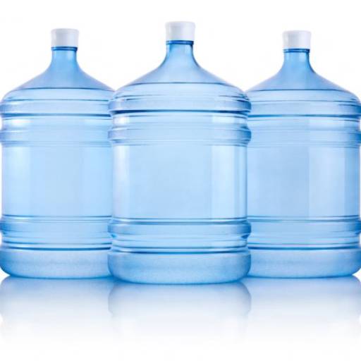 Retirada de Galão de Água na Portaria