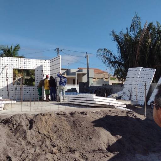 Montagem dos Painéis Monolíticos por RCM Construções e Serviços 