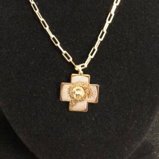 Corrente Cartie Longa com Pingente "Face Jesus Cristo" por Ouro Preto Joias