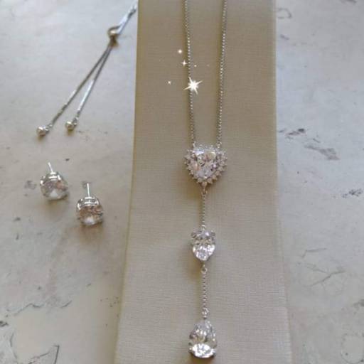 Colar gravata no rodhium branco com zircônias por Laís Faganello SemiJóias