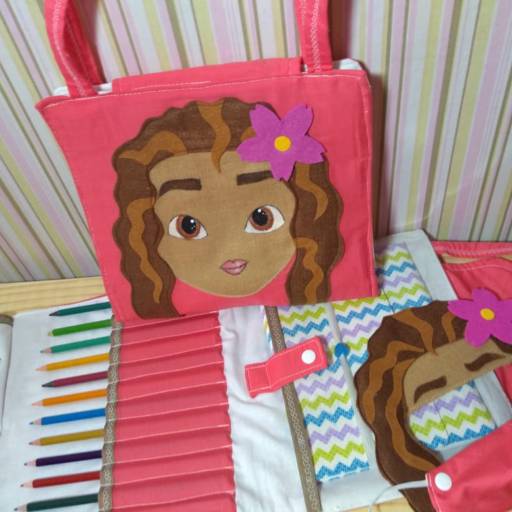  Kit de máscara com estojo infantil por Mon Petit Ateliê