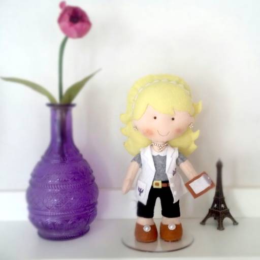 Boneca profissões, Psicóloga por Mon Petit Ateliê