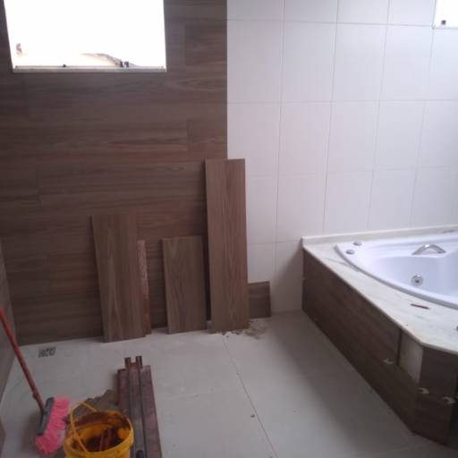 Colocar Banheira em Avaré   por JRS Construções e Reformas Avaré