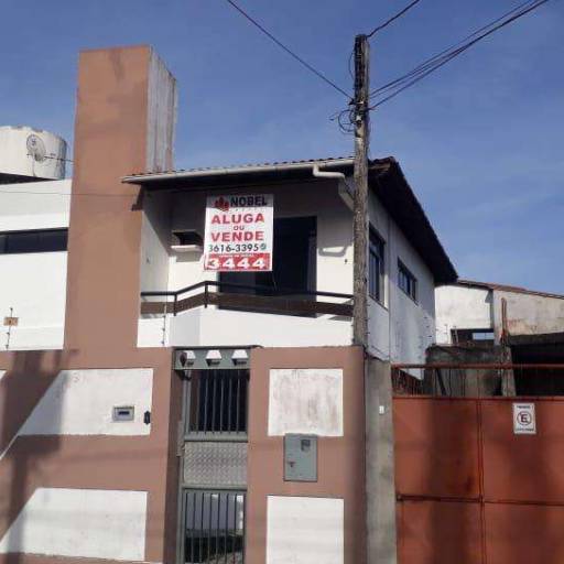 Casa em rua pública no bairro Brasília, para venda ou locação