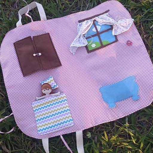 Bolsa Pedagógica Casinha de Boneca.  por Mon Petit Ateliê