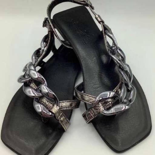 Rasteirinha Metalizada Corrente Bronze por Geovana Freitas Calçados