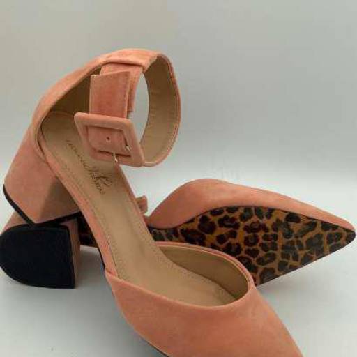Scarpin Camurça Rose 5cm por Geovana Freitas Calçados