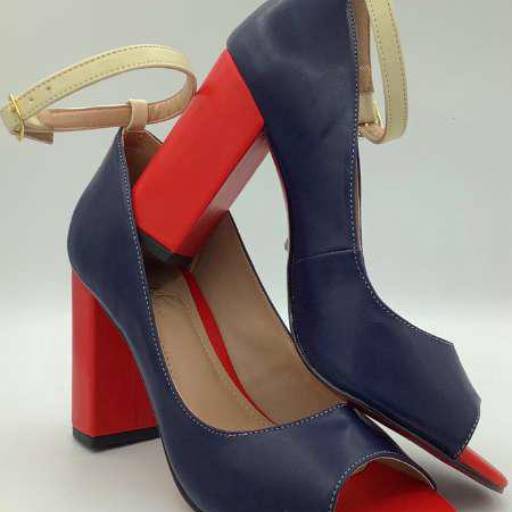 Scarpin Peeptoe Napa com Tira Marinho 8cm por Geovana Freitas Calçados