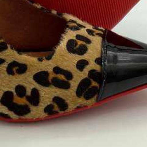 Scarpin Verniz Preto Solado Borracha 9cm por Geovana Freitas Calçados