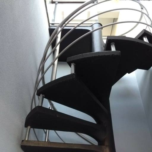 Escada caracol em inox por Serralheria Spaço Corrimão