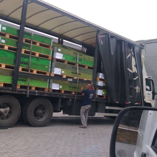 Entregas com Caminhão Sider por Work Express