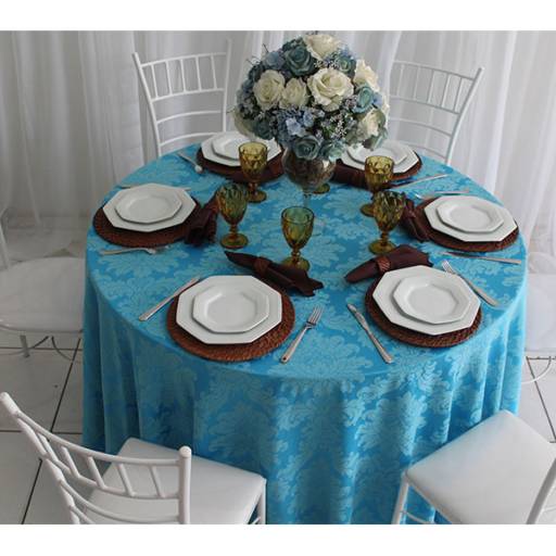 Aluguel de Mesas, móveis e vidros por Kyrios Decoracao E Buffet