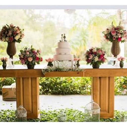 Aluguel de Mesas, móveis e vidros por Kyrios Decoracao E Buffet