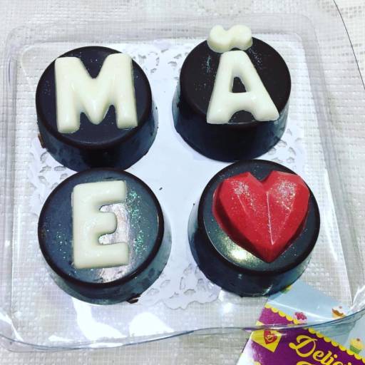 Doces em coração para o dia das Mães  em Bauru, SP por Delícias Demarchi
