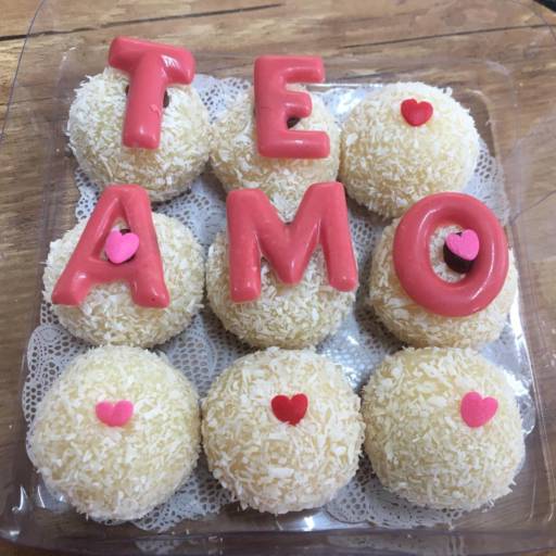 Caixa docinhos de beijinho para o dia das Mães  em Bauru, SP por Delícias Demarchi