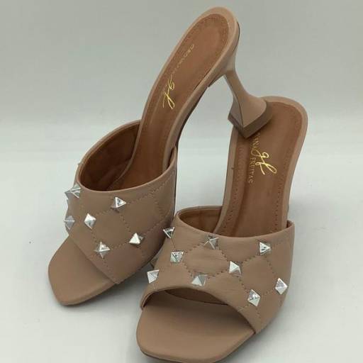 Tamanco Napa Nude Metal Níquel  por Geovana Freitas Calçados