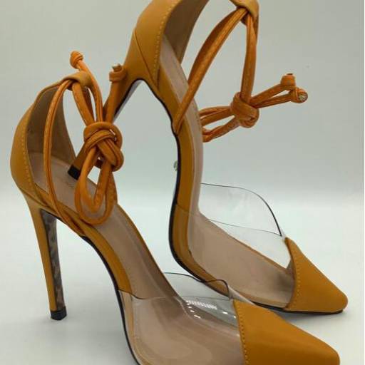 Scarpin Napa Vinil Castanho Solado Onça  por Geovana Freitas Calçados