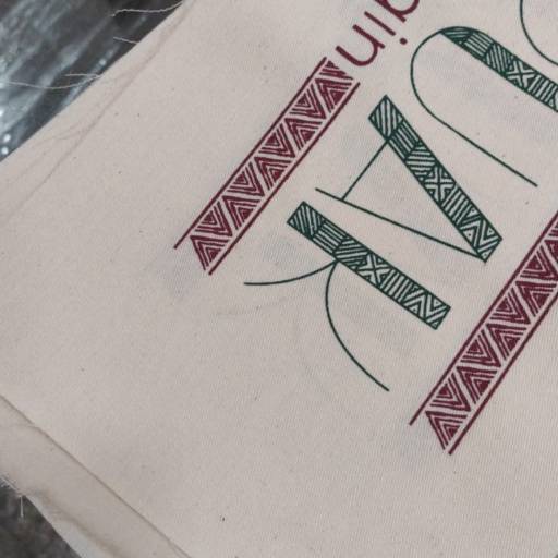 Estampa em camisetas por Dom Estamparia