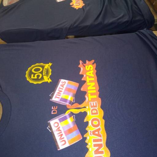Estampa em camisetas por Dom Estamparia