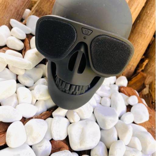 CAIXA DE SOM PORTÁTIL CAVEIRA COM BLUETOOTH 