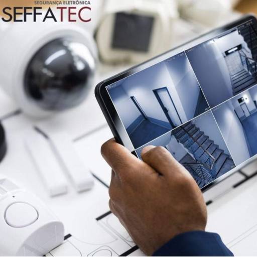 Câmera de monitoramento de pet por SEFFATEC - Segurança Eletrônica e Monitoramento