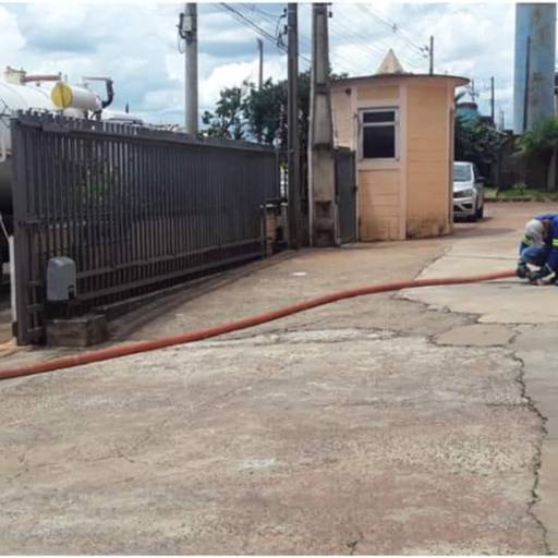 Limpeza de Caixa D'Água  por Desentupidora Intervácuo 