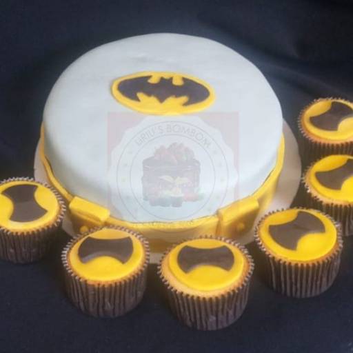 Bolos Temáticos  por Liriu's Bombom