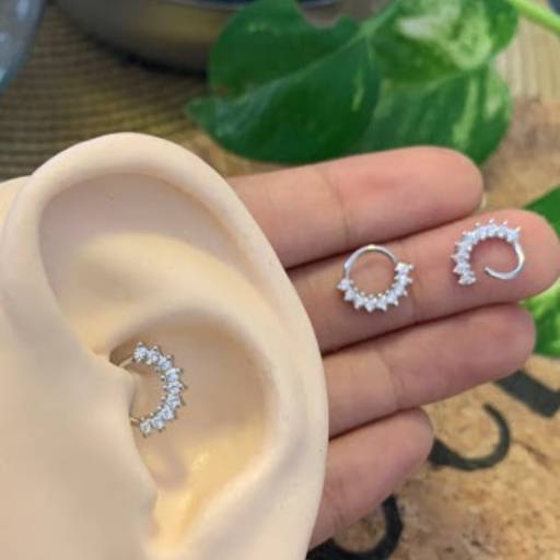 Aplicação de Piercing  em Foz do Iguaçu, PR por Dermokob - Tudo para Micropigmentação