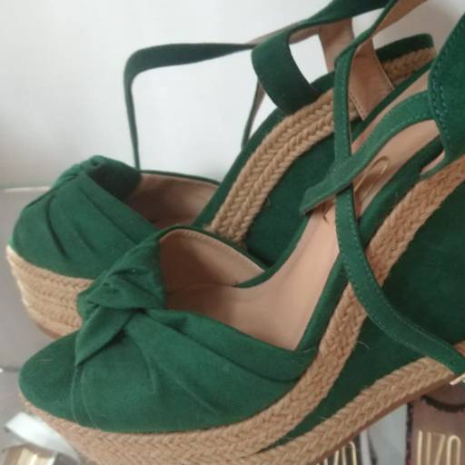 Comprar o produto de Sapatos Femininos em Calçados, Roupas e Bolsas pela empresa Bergê calçados em São Paulo, SP por Solutudo