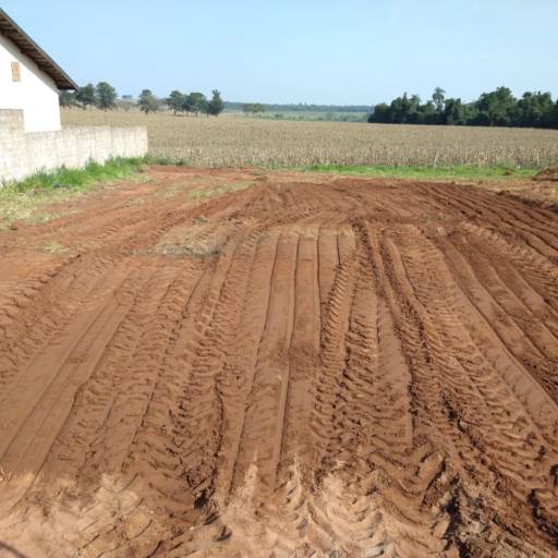 Aterro e Nivelamento de Terreno na Represa de Avaré por Elplan Terraplanagem em Avaré