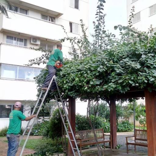 Limpeza em condomínios por Excellent Work Limpeza E Conservacao- Ltda