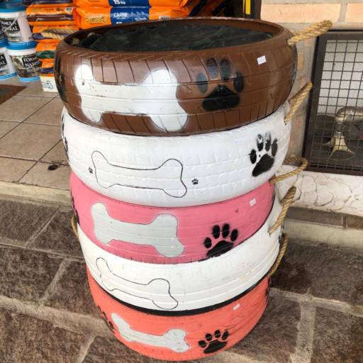 Caminha feita com pneu por Pet Shop Amigão