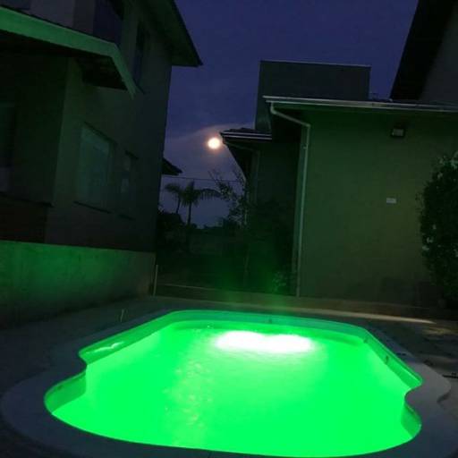 Piscinas com Led por Splash by iGUi Piscinas Botucatu